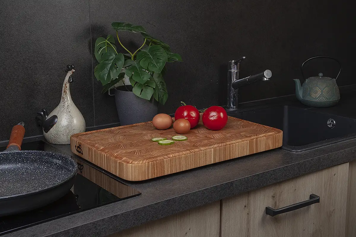 Planche à découper en Frêne-Olivier 50 x 33 x 5 cm (épaisseur bois 4 cm)