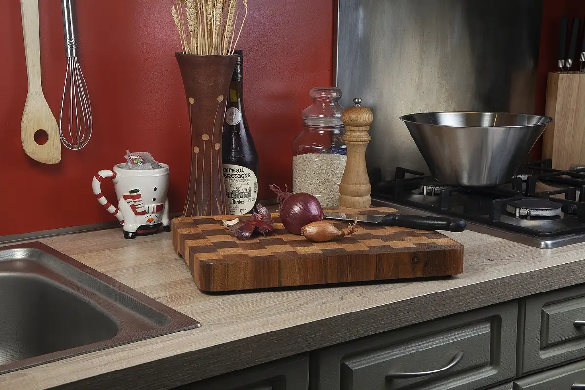 Planche à découper damier Hêtre et Noyer  38 x 30 x 4.5 cm (épaisseur bois 4 cm)