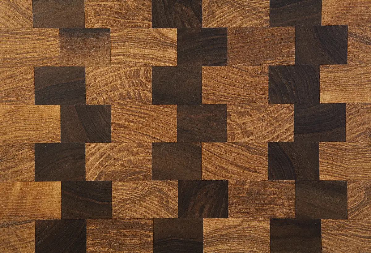 Planche à découper en Frêne-Olivier et Noyer 33 x 36 x 5 cm (épaisseur bois 4 cm)